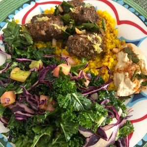 Meet your Posher, Leila